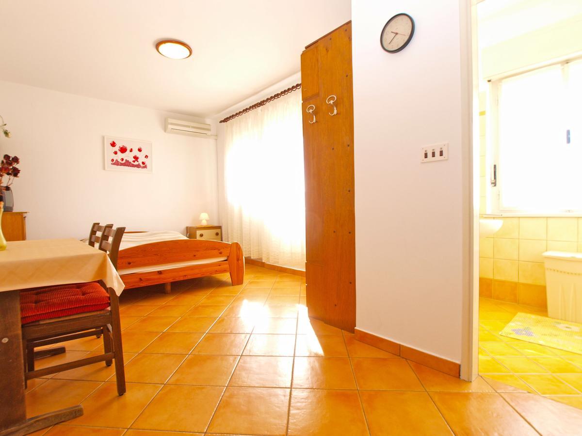 Apartments Mirela 1554 PUY Exterior foto